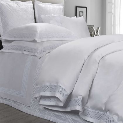 Creme de Lace Dust Ruffles - Luxury Bedding - Italian Bed Linens -  Schweitzer Linen