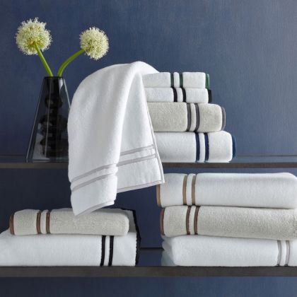 Ivory Navy Gingham Hand Towel – Home & Loft