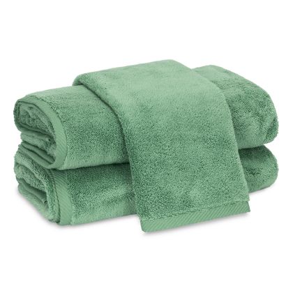 https://www.finelinens.com/media/catalog/product/cache/5a1090630772b61d0d057c52b6069b83/5/7/57676___Milagro_Towels_Grass_primary.jpg